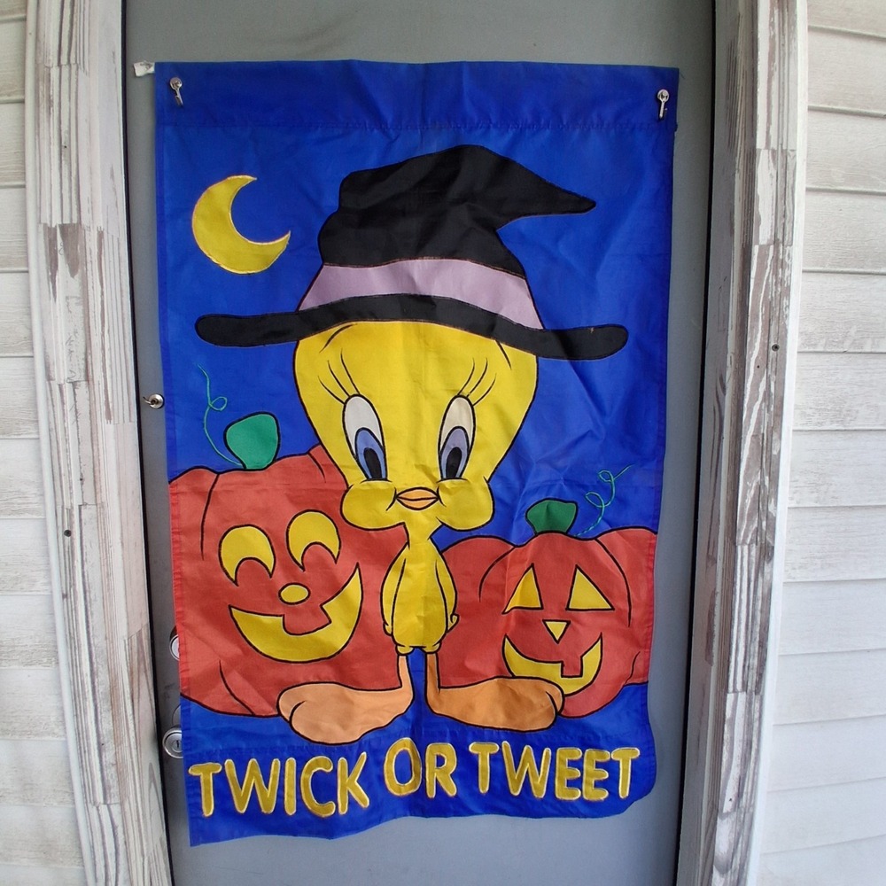 Tweety Bird Halloween Flag Looney Tunes "Twick Or Tweet"  28" x 44" Vintage 1996